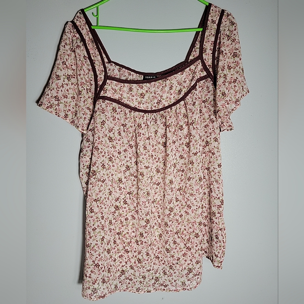 Torrid NWT Floral Top size 2x